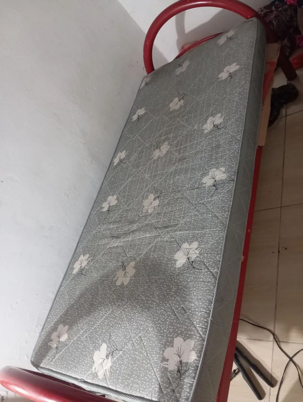 Vendo cama de ferro - Foto 2