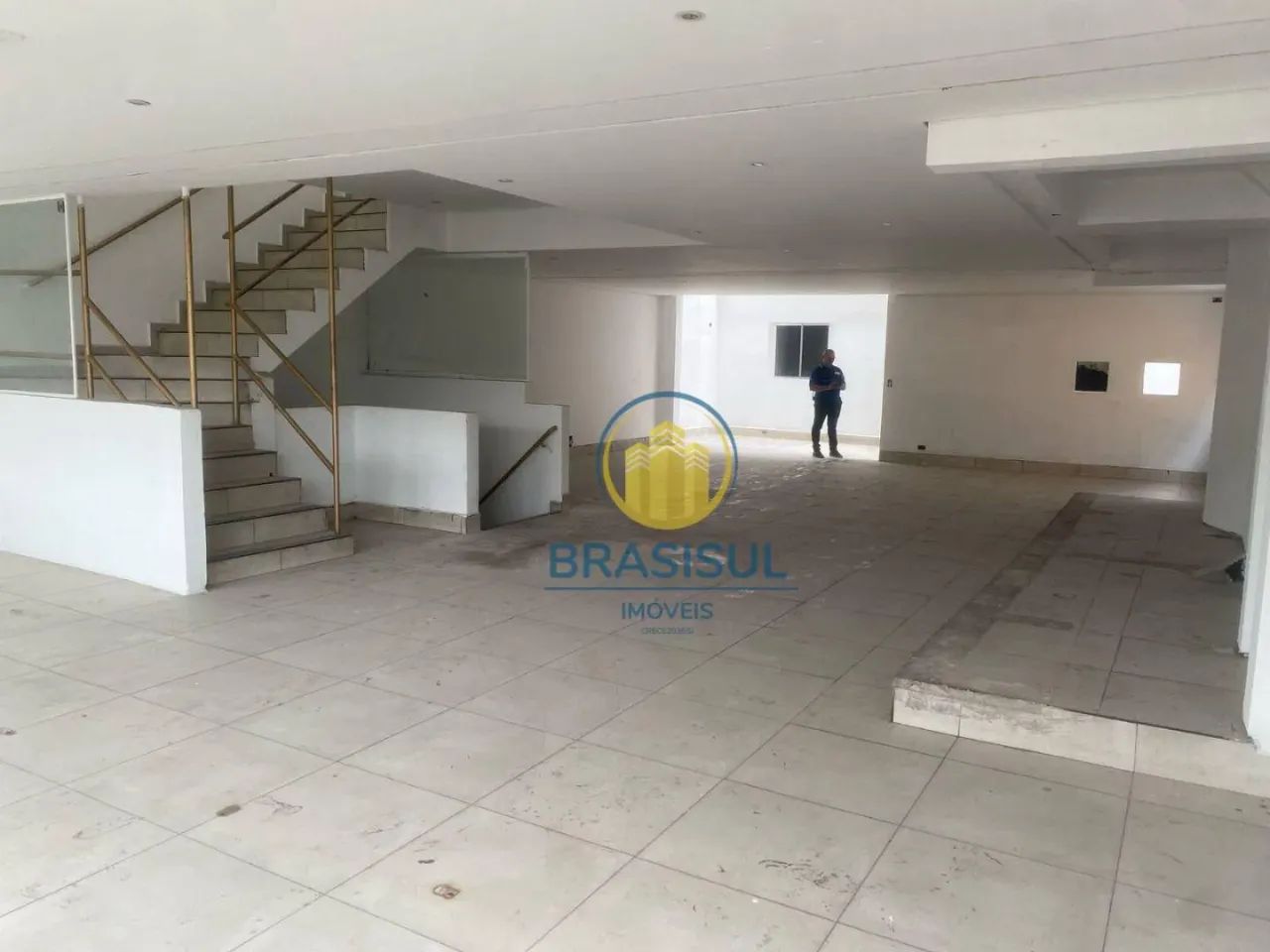Salão superior para locação no jd. São Luiz com 500m