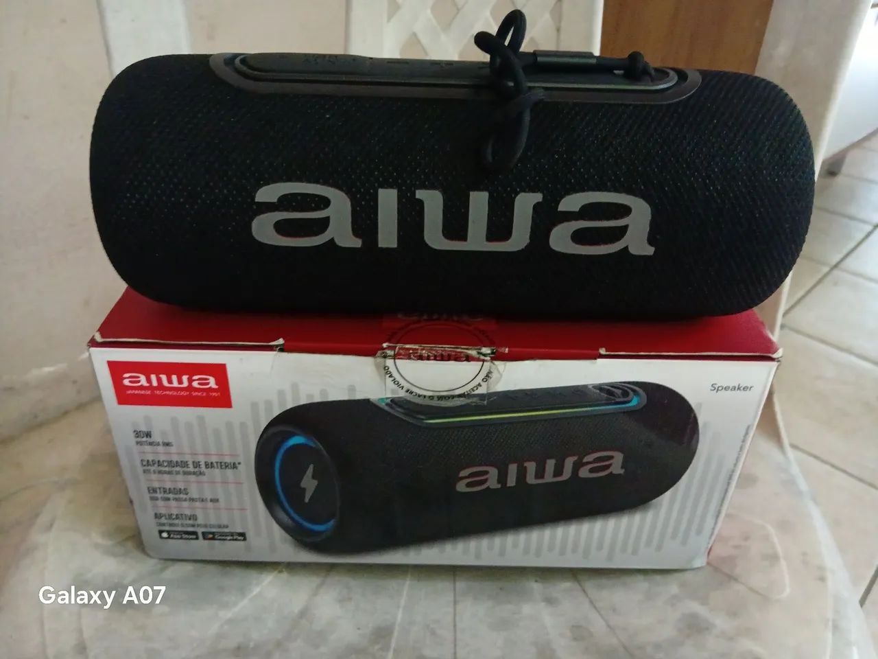 Caixa aiwa 30w a proca d'água 