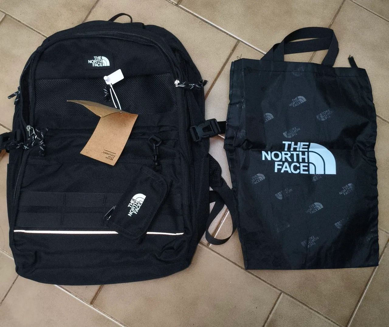 Mochila the north face preta
