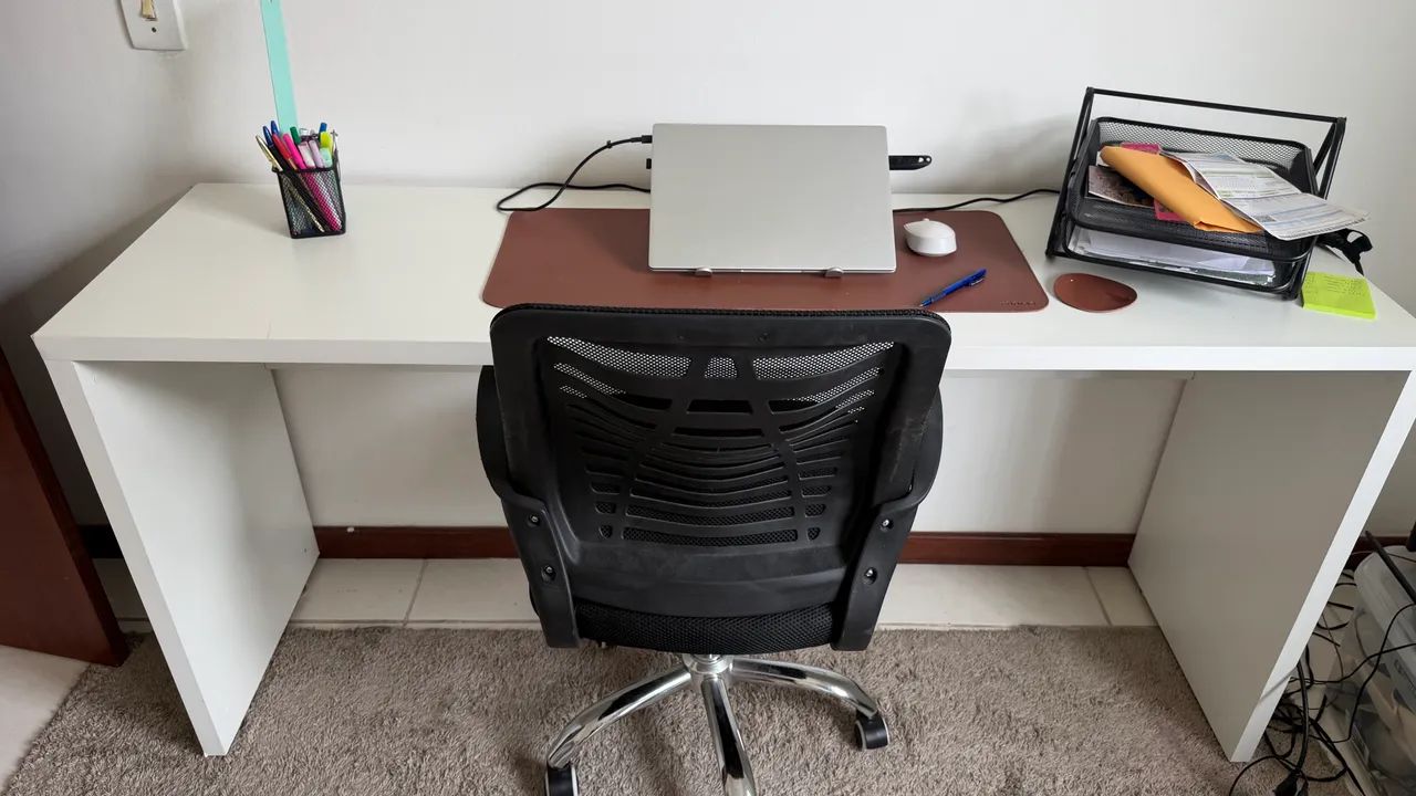 Mesa/Bancada com cadeira de escritório  - Foto 2