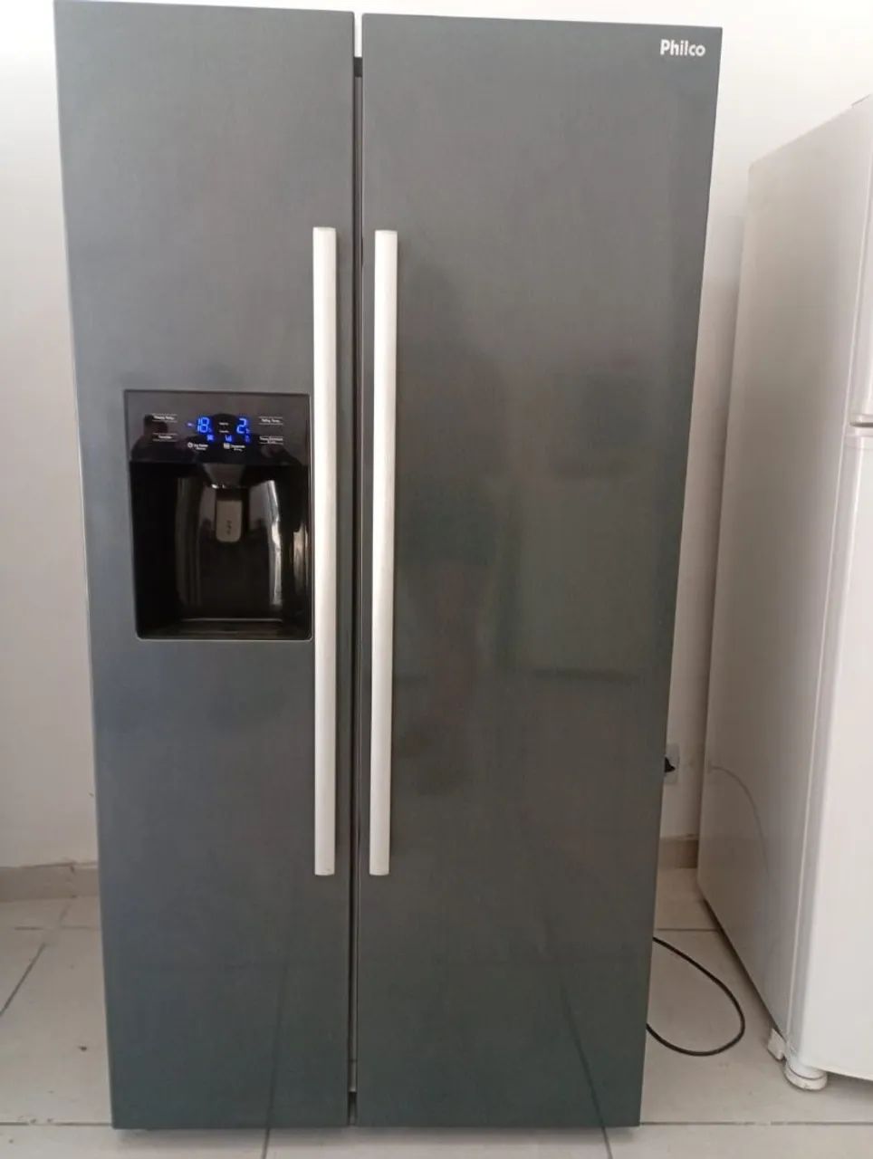Side by side Philco 530L