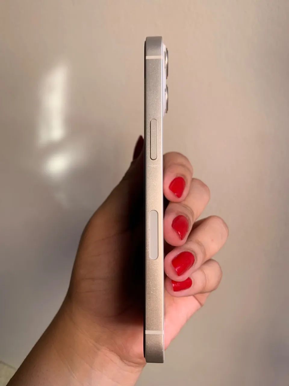 iPhone 13, em perfeito estado de conservação. Cel é 128 Gigas. Tel *35 - Foto 2