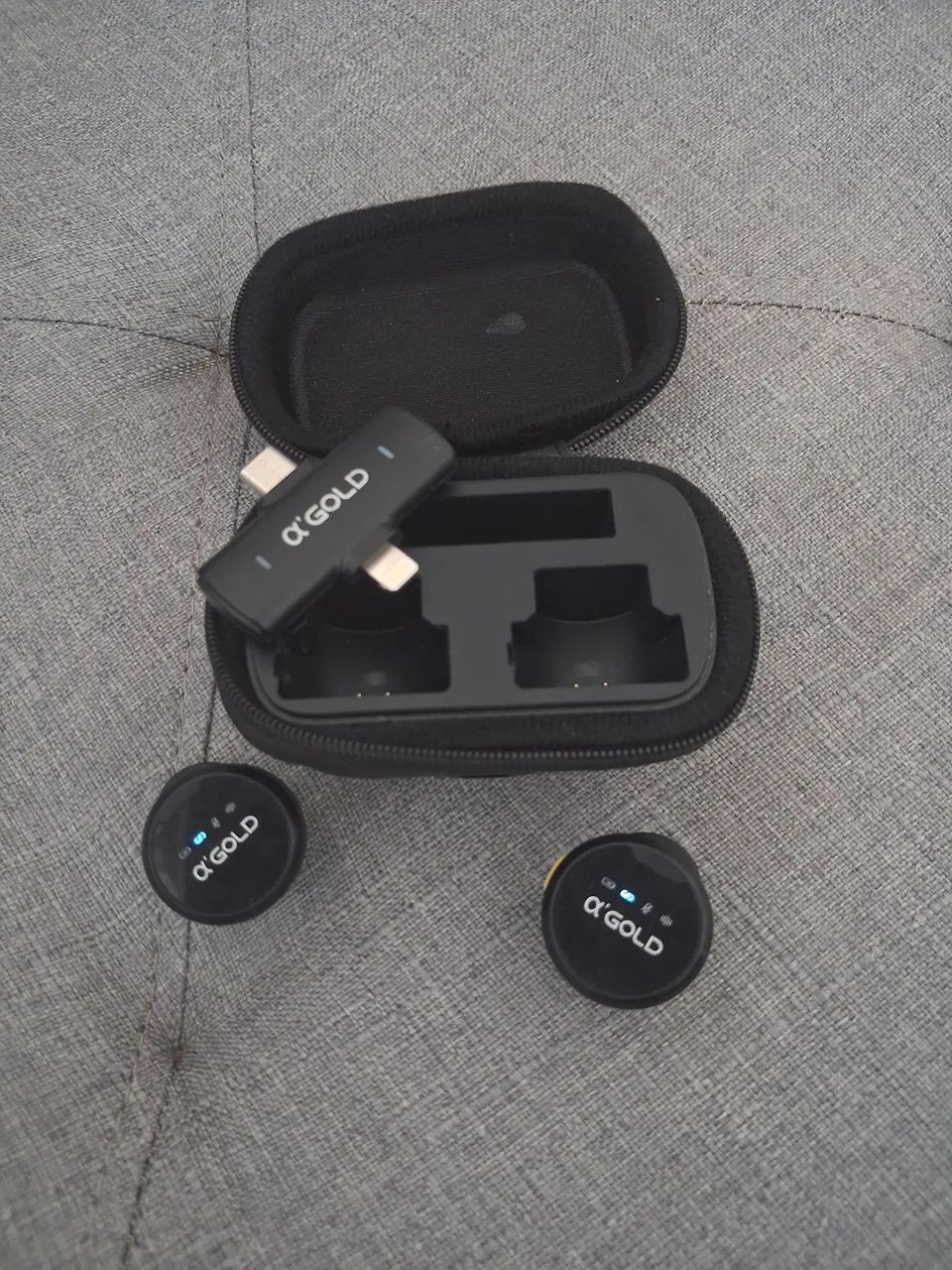 Microfone de Lapela Sem Fio AI Gold Duplo para iPhone e Android