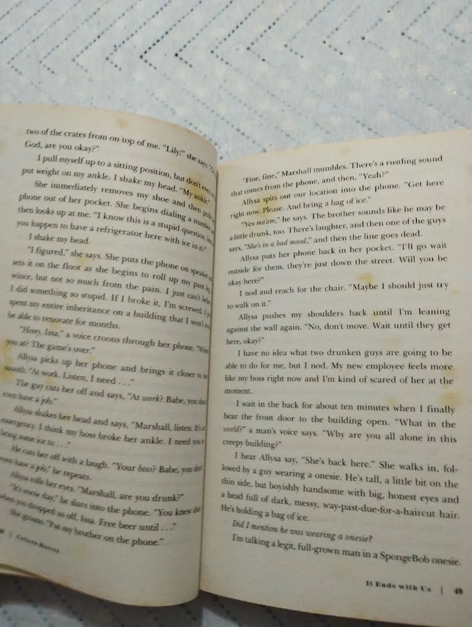 Livro Inglês -It Ends with Us Colleen Hoover. - Foto 3