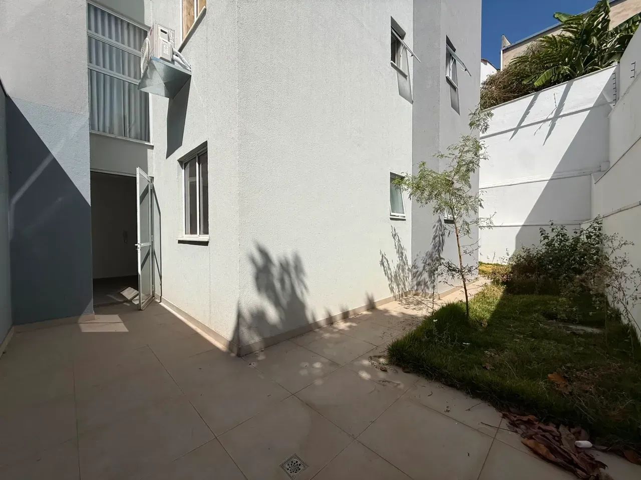 Apartamento com 2 quartos sendo1 suíte 2 banheiros 2 vagas - Foto 3