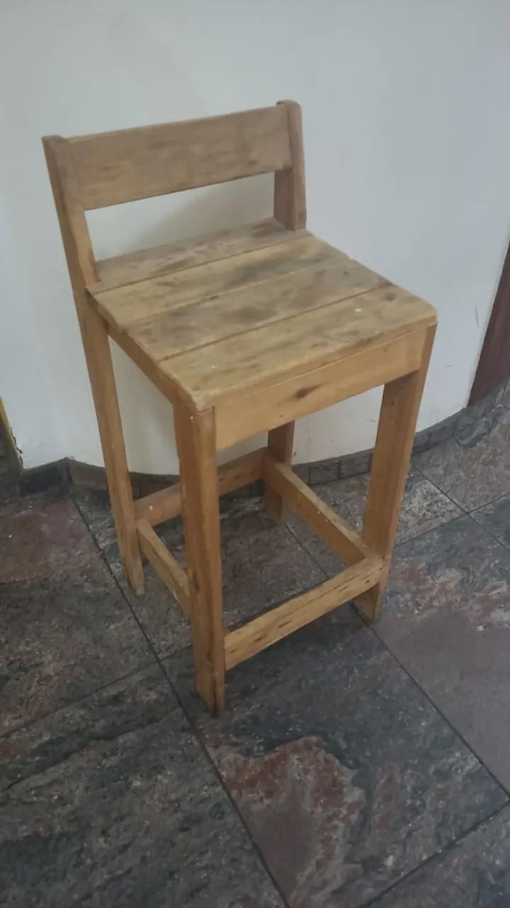 Banqueta alta Madeira