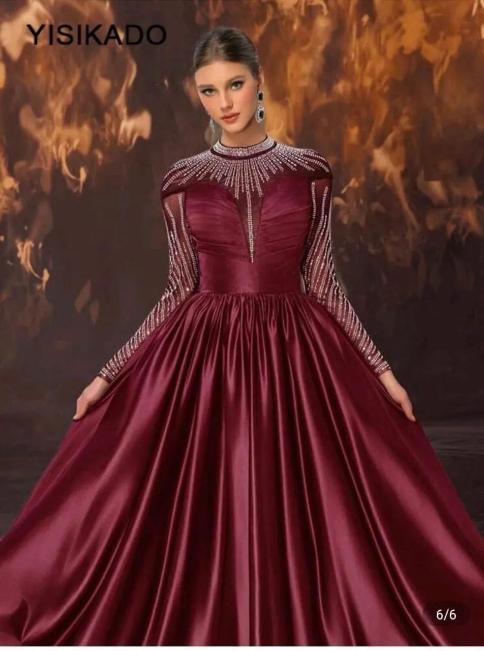 Vestido em cetim bordo - Foto 2