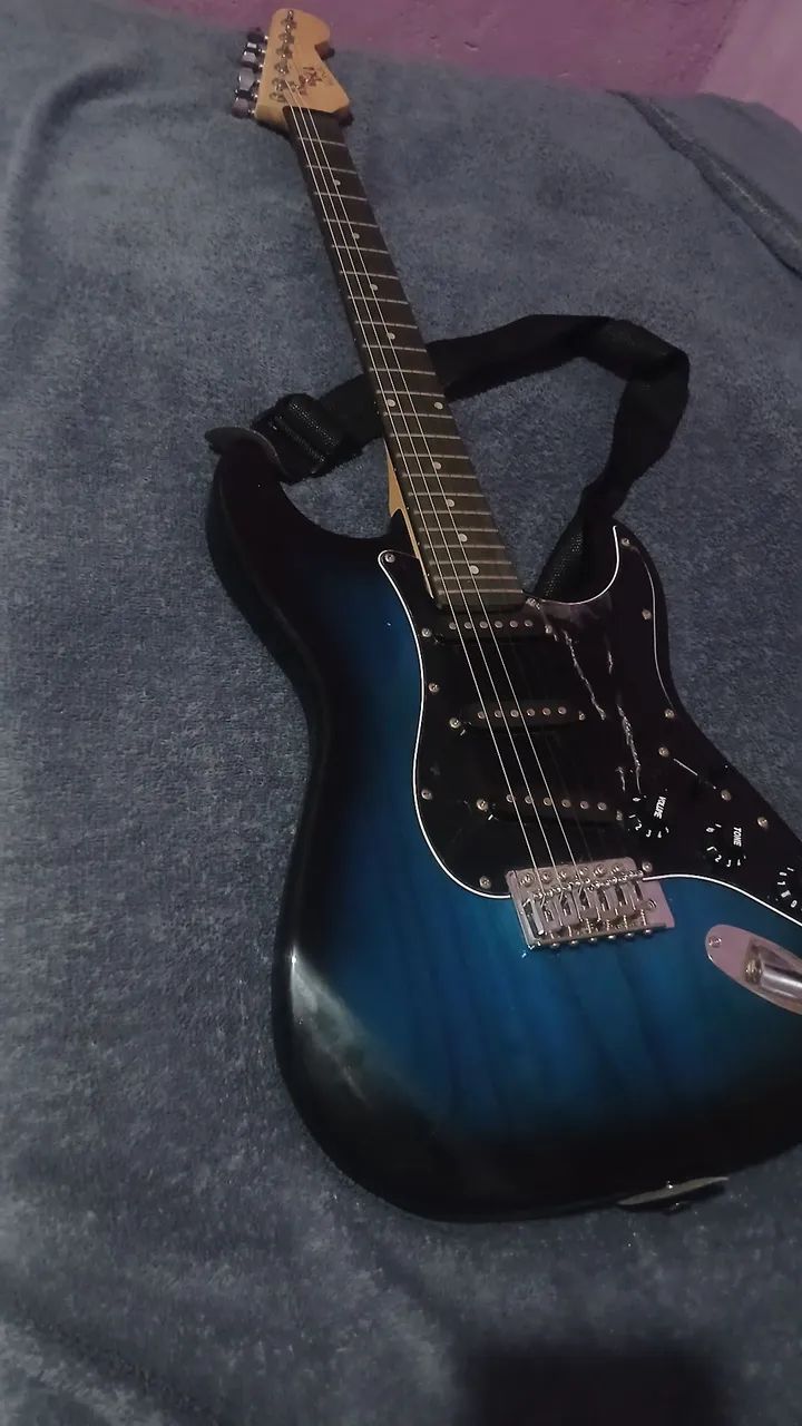 Guitarra Stratocaster - Foto 3