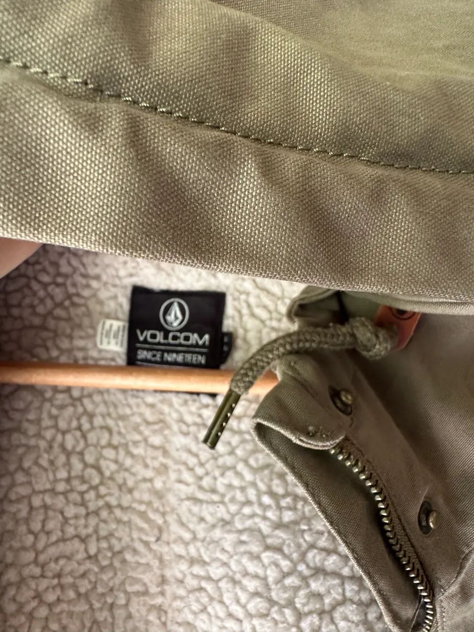 Jaqueta Volcom Original Forrada com Sherpa - Foto 2