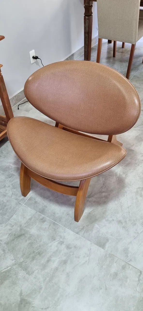 Poltrona de couro bege 76x80cm excelente estado - Foto 2