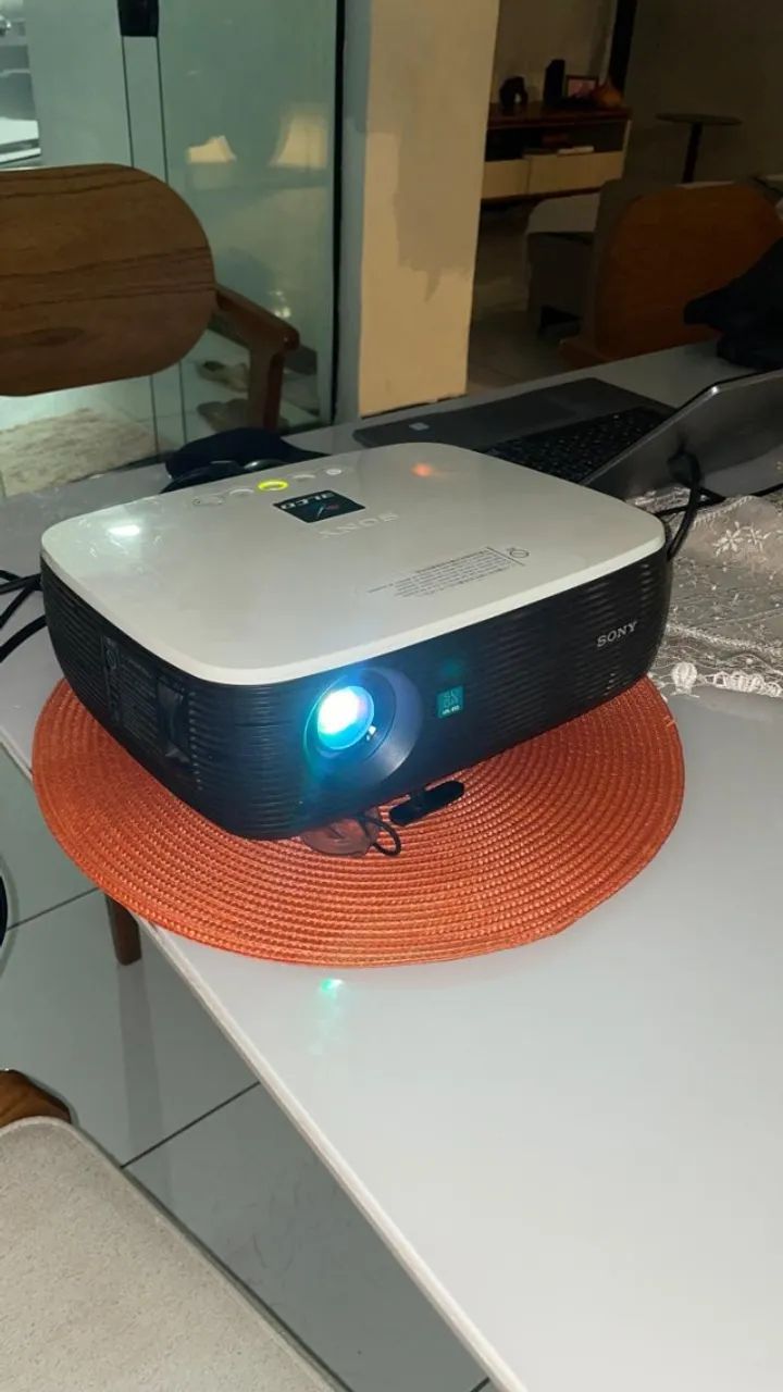 ALUGUEL DE PROJETOR MULTIMÍDIA PARA EVENTOS