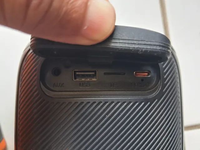 Caixa de som Basike Bluetooth Portátil com FM  - Foto 6