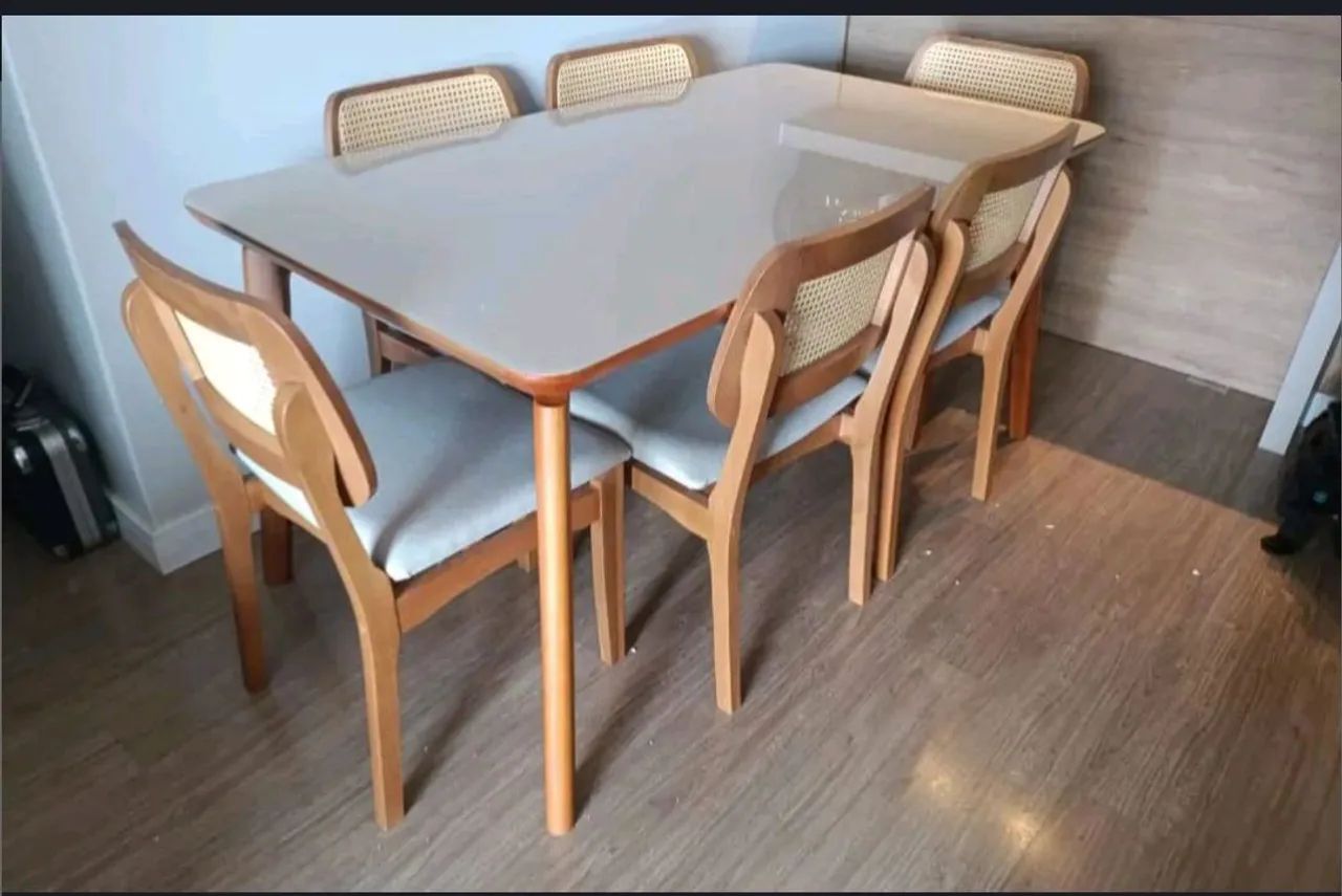 Mesa de jantar Lorena com 6 cadeiras 