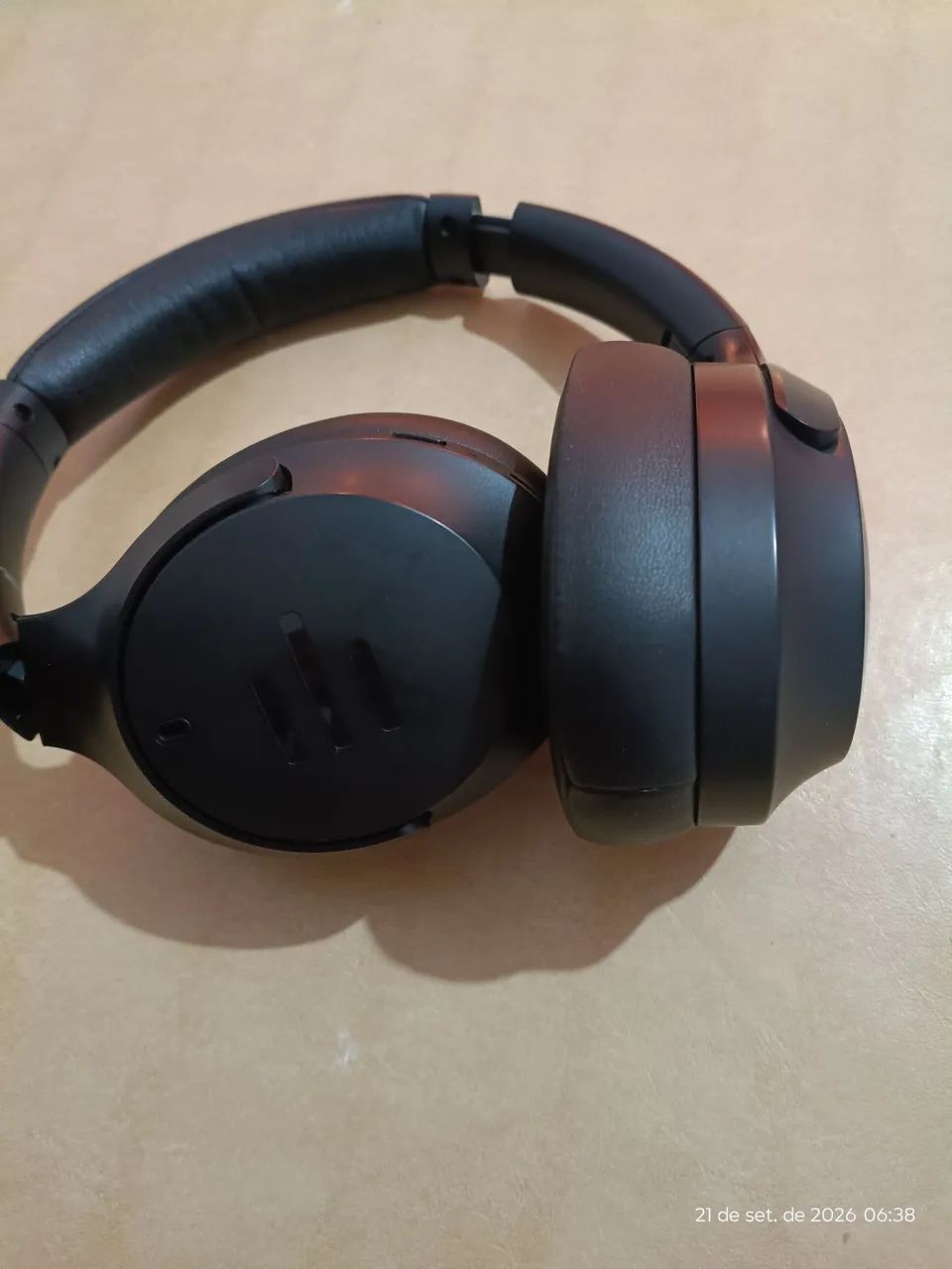 Headphone Bluetooth com Cancelamento de Ruído - Semi Novo
