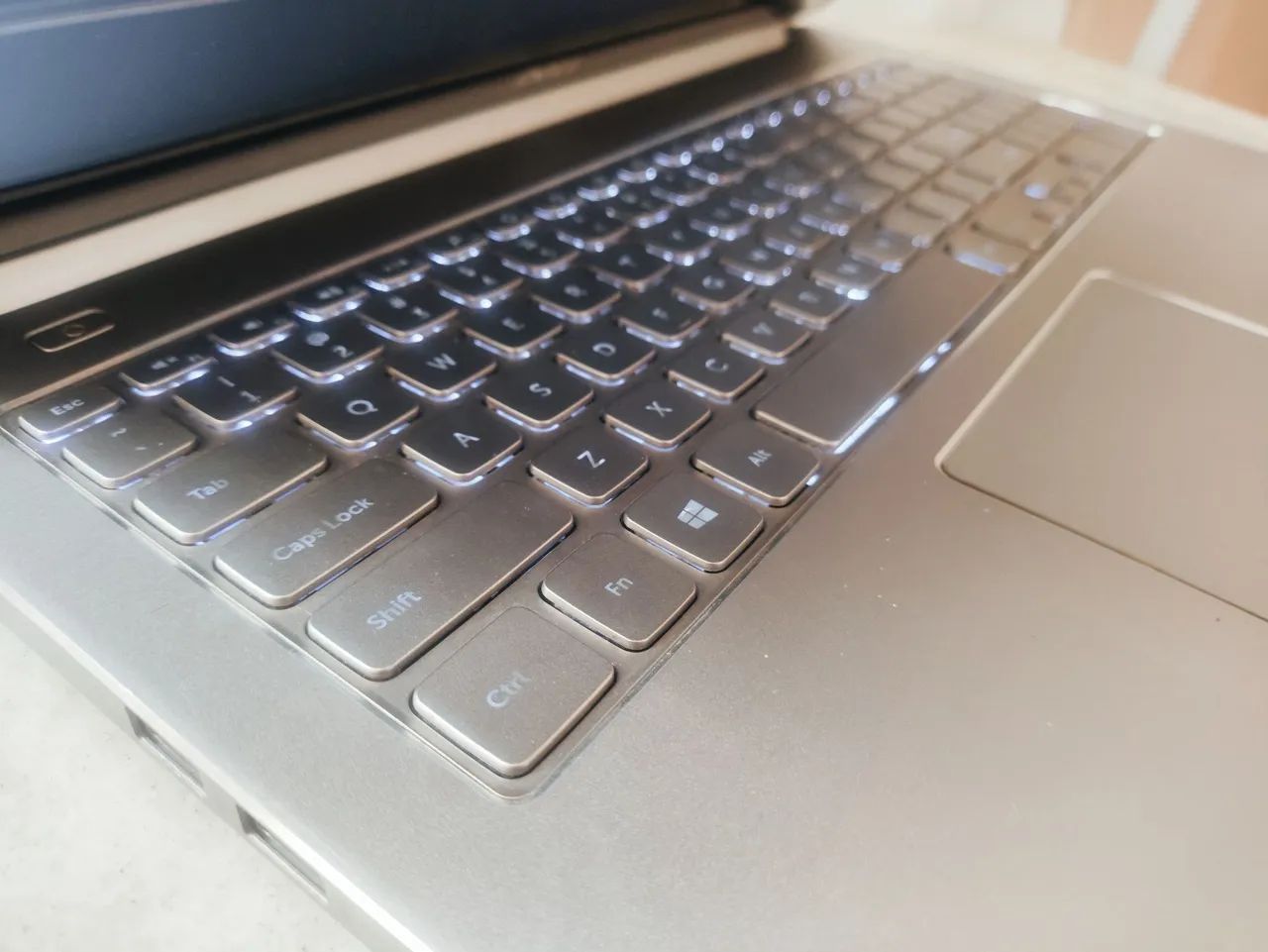 Notebook Dell i5 touchscreen em metal bateria boa teclado iluminado  - Foto 3