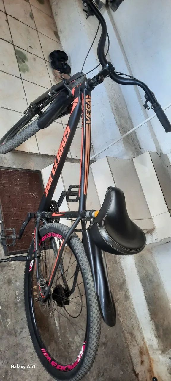 Bicicleta aro 29 quadro 19 quem tiver drone com gps também troco.  - Foto 4