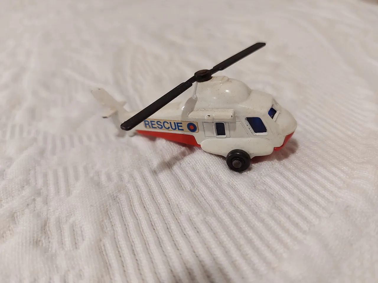Miniatura Matchbox modelo Helicóptero de Resgate