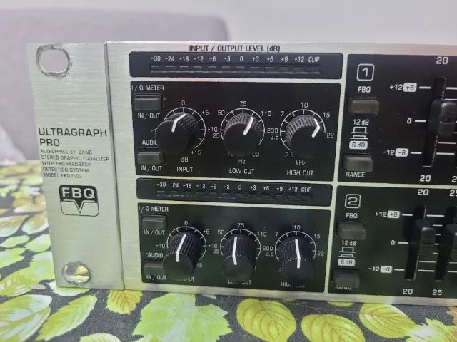 Equalizador Behringer ULTRAGRAPH PRO FBQ3102 - Foto 2