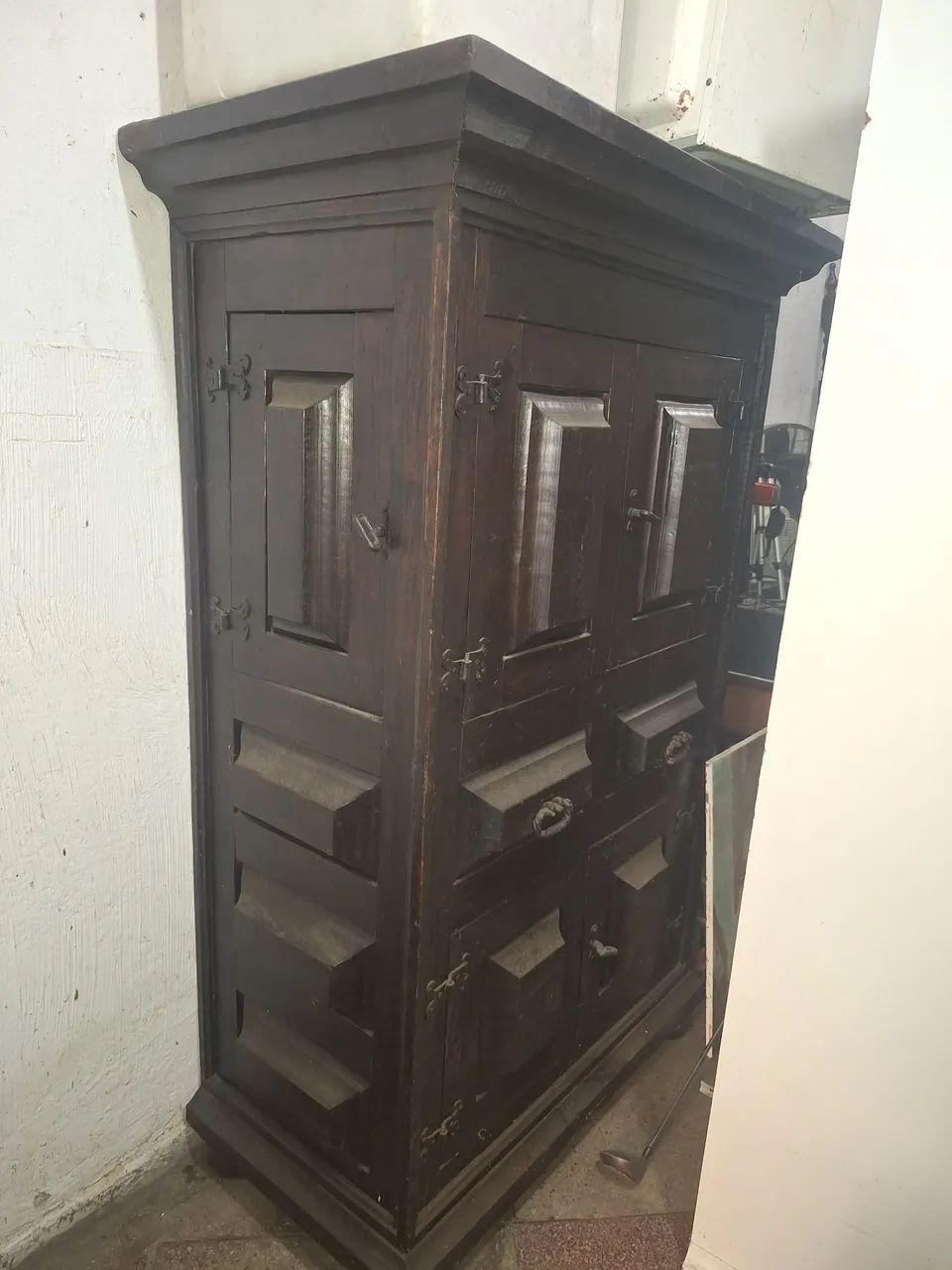 Armário Rústico em bom estado. 