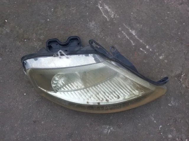 Farol de carro - Foto 2