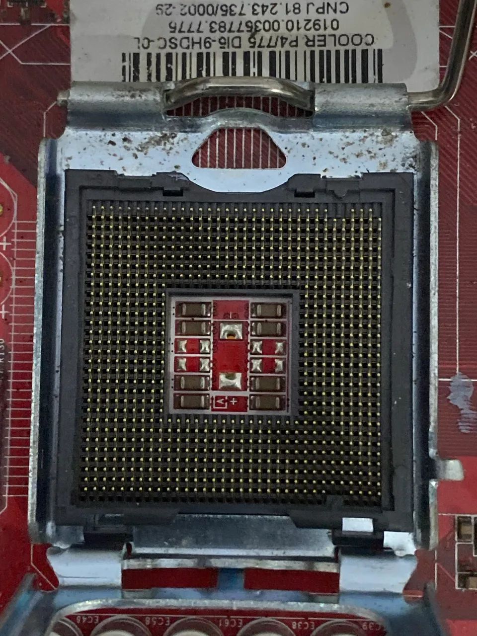  Placa-mãe MSI + Processador + 2GB RAM - Com Defeito - Foto 4