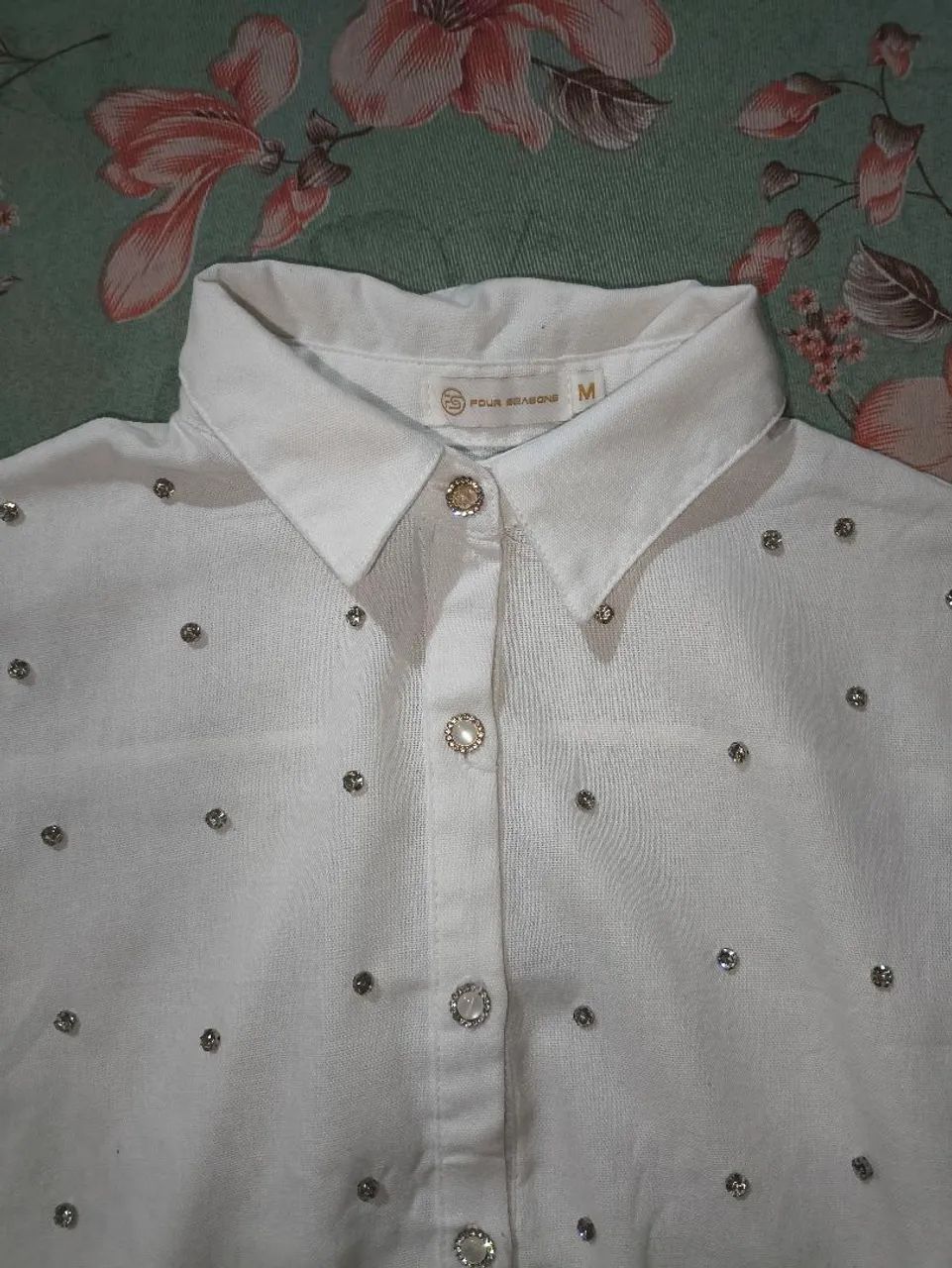 vende-se blusa com strass - Foto 2