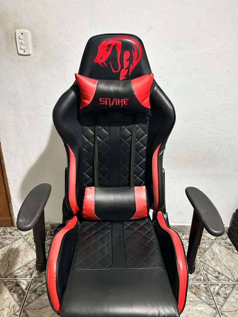 VENDO cadeira gamer SNAKE vermelha inclinável 