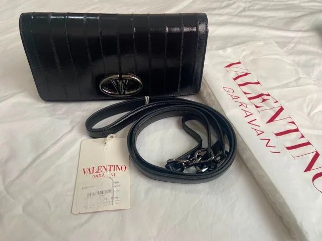 Valentino Garavani VLogo The Bold Edition