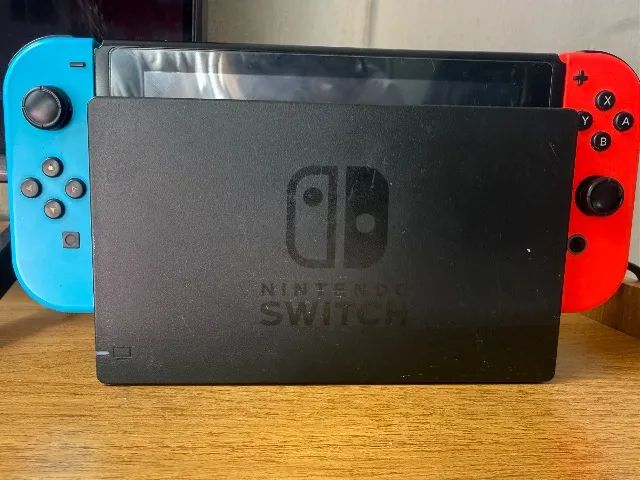 Nintendo Switch V2 Desbloqueado + Pro Controller + 2 Joy-Con