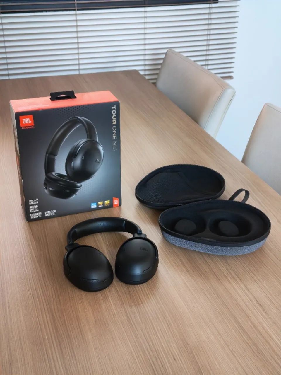 Fone JBL Tour One M3