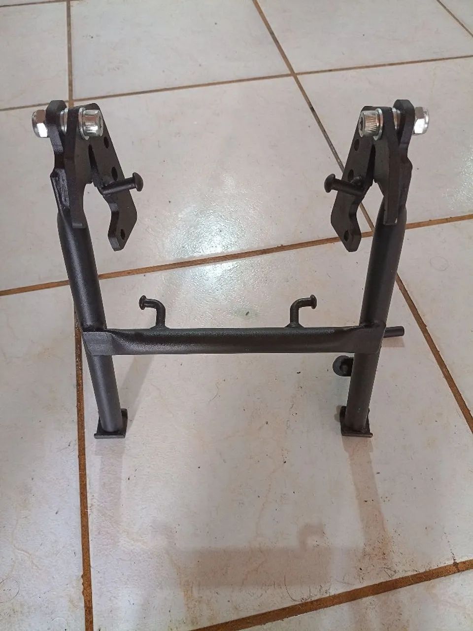 Suporte central da moto TORNADO