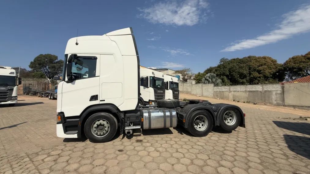 SCANIA R450 A6X2 BRANCO. - Foto 3