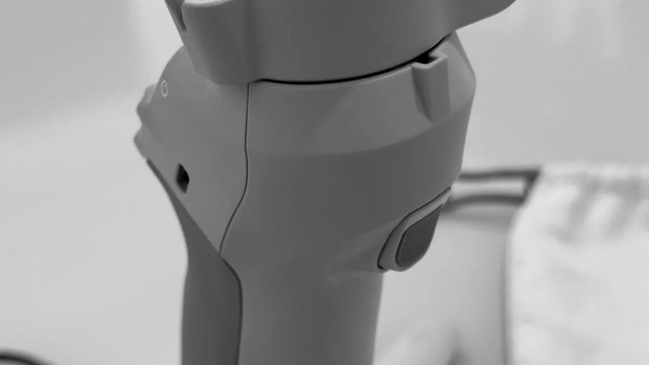 DJI Osmo Mobile SE - Gimbal Estabilizador para Smartphone - Foto 6