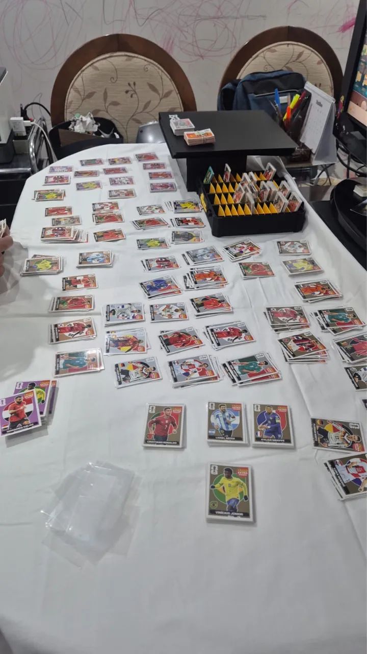 Figurinhas extra stickers CR7 e Mbappe ouro copa 2026