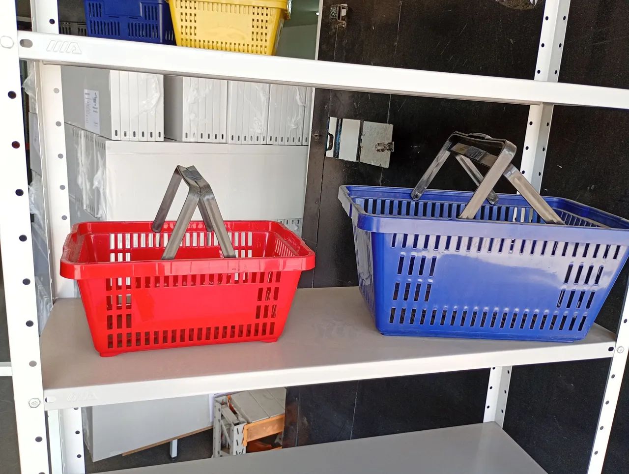 CESTA PARA MERCADINHOS COM RODAS E DE MAO * - Foto 5