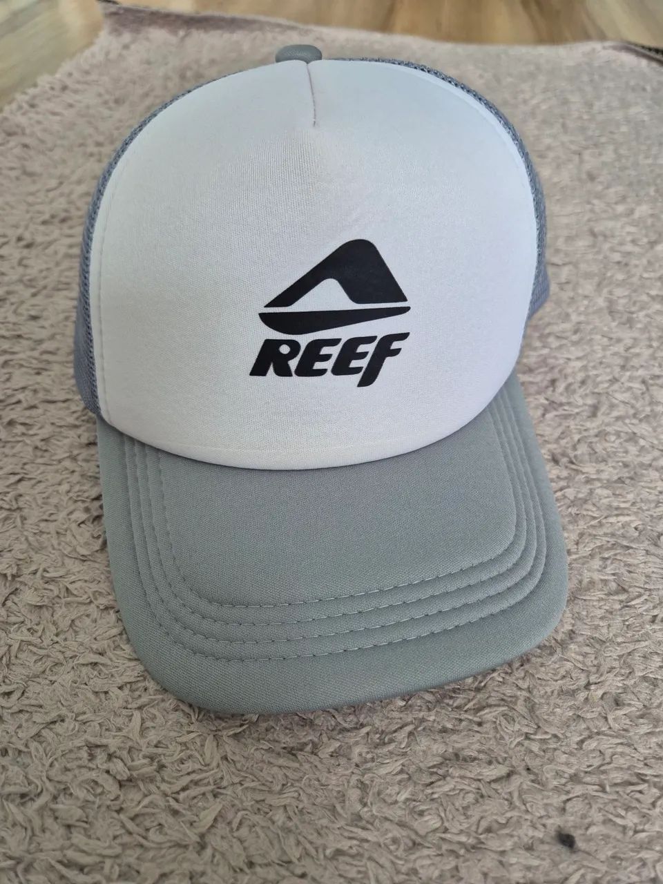 Boné Reef cinza novo
