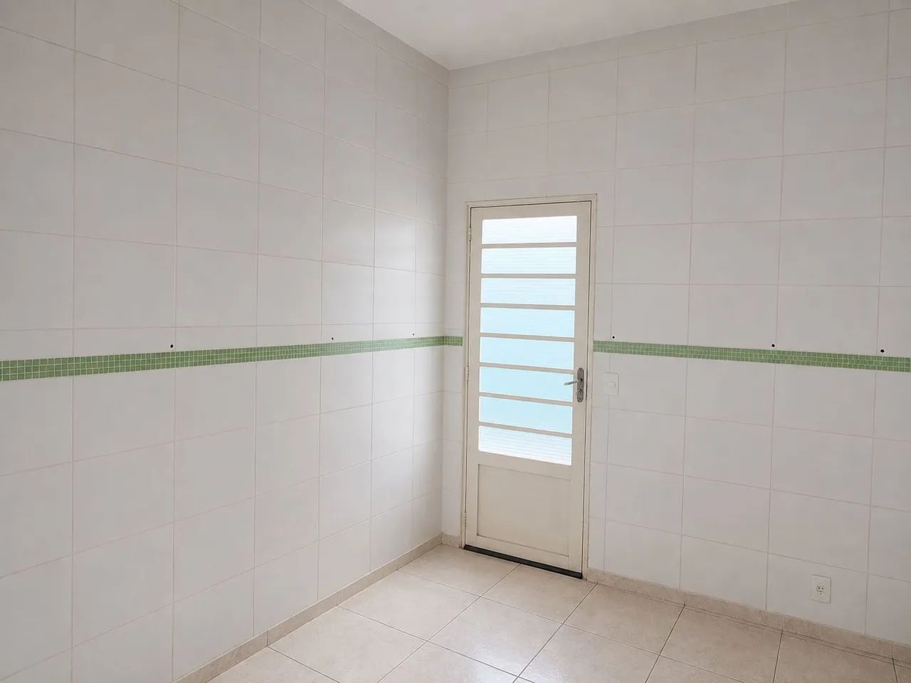 CASA 2 DORM. + QUINTAL AMPLO | 2 VAGAS | PRÓX. DELL E SP-101 - Foto 4