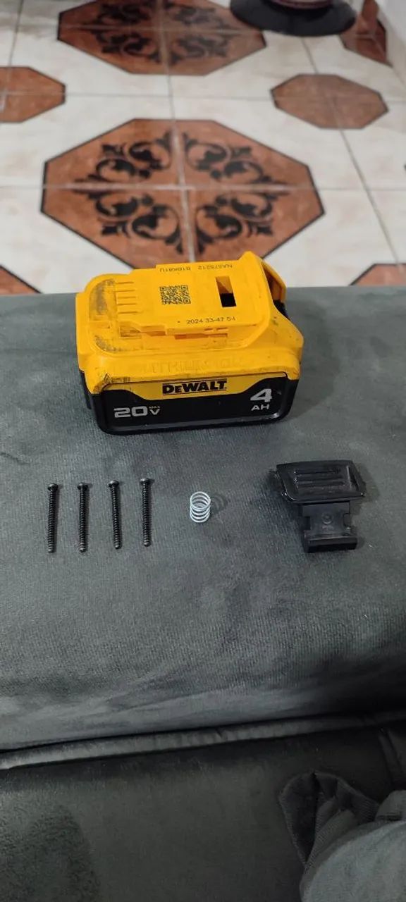 Carcaça bateria Dewalt 4A original 