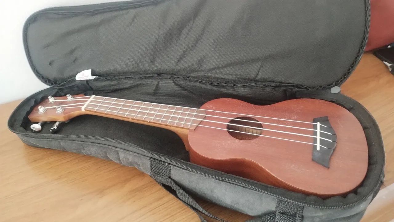 Ukulele Tagima + capa de proteção  - Foto 2