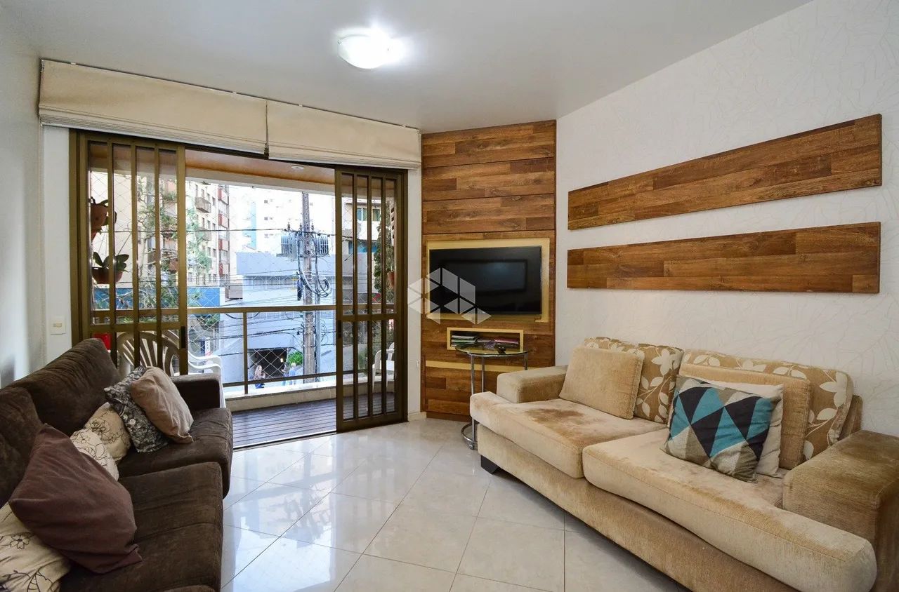 APARTAMENTO MOBILIADO COM VISTA PANORÂMICA À VENDA NO CENTRO DE FLORIANÓPOLIS