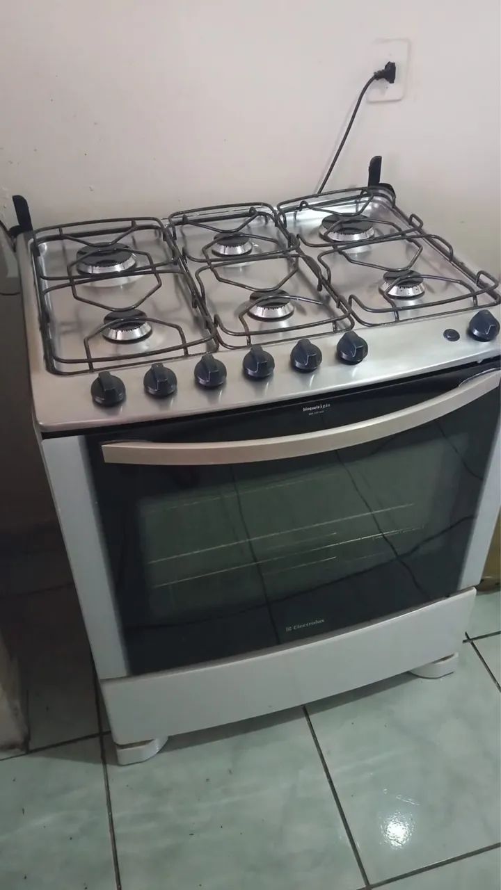 FOGÃO ELETROLUX 6 BOCAS - Foto 2