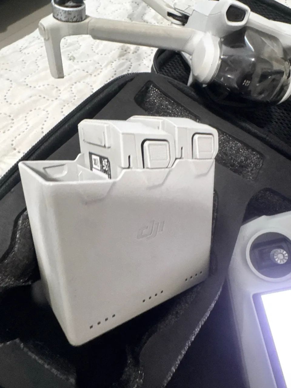 VENDO DRONE MINI 3 COM TELA - Foto 2