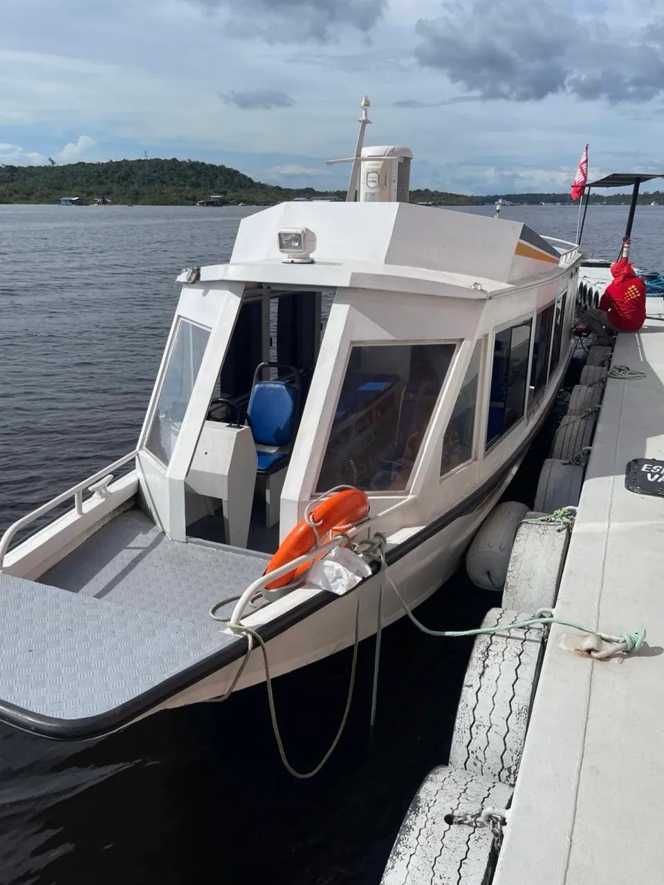 Lancha Cabinada Completa com Yamaha 300HP V6 - Alto padrão - Foto 8