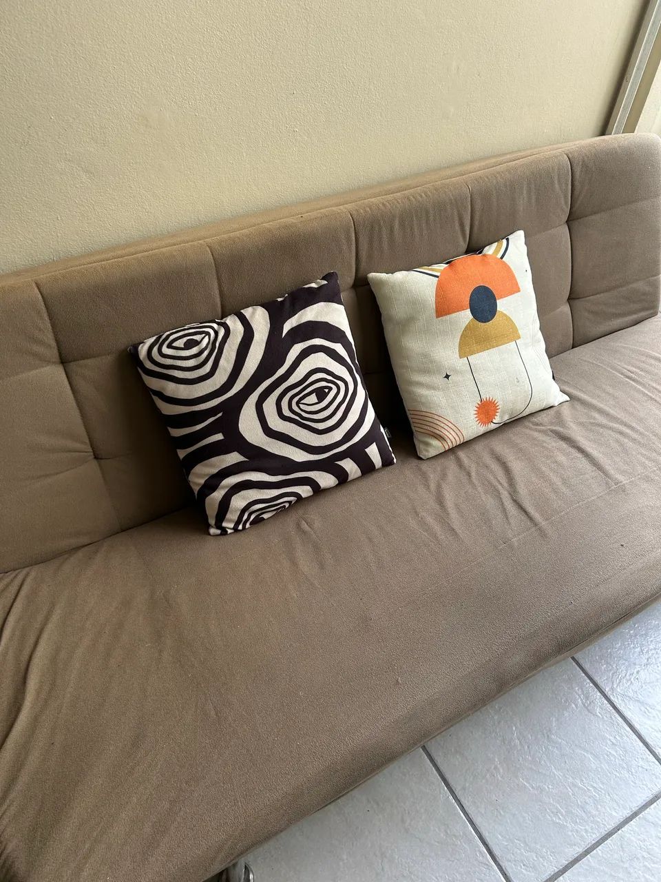 Sofá Cama e Almofadas de BrInde65204303106945122