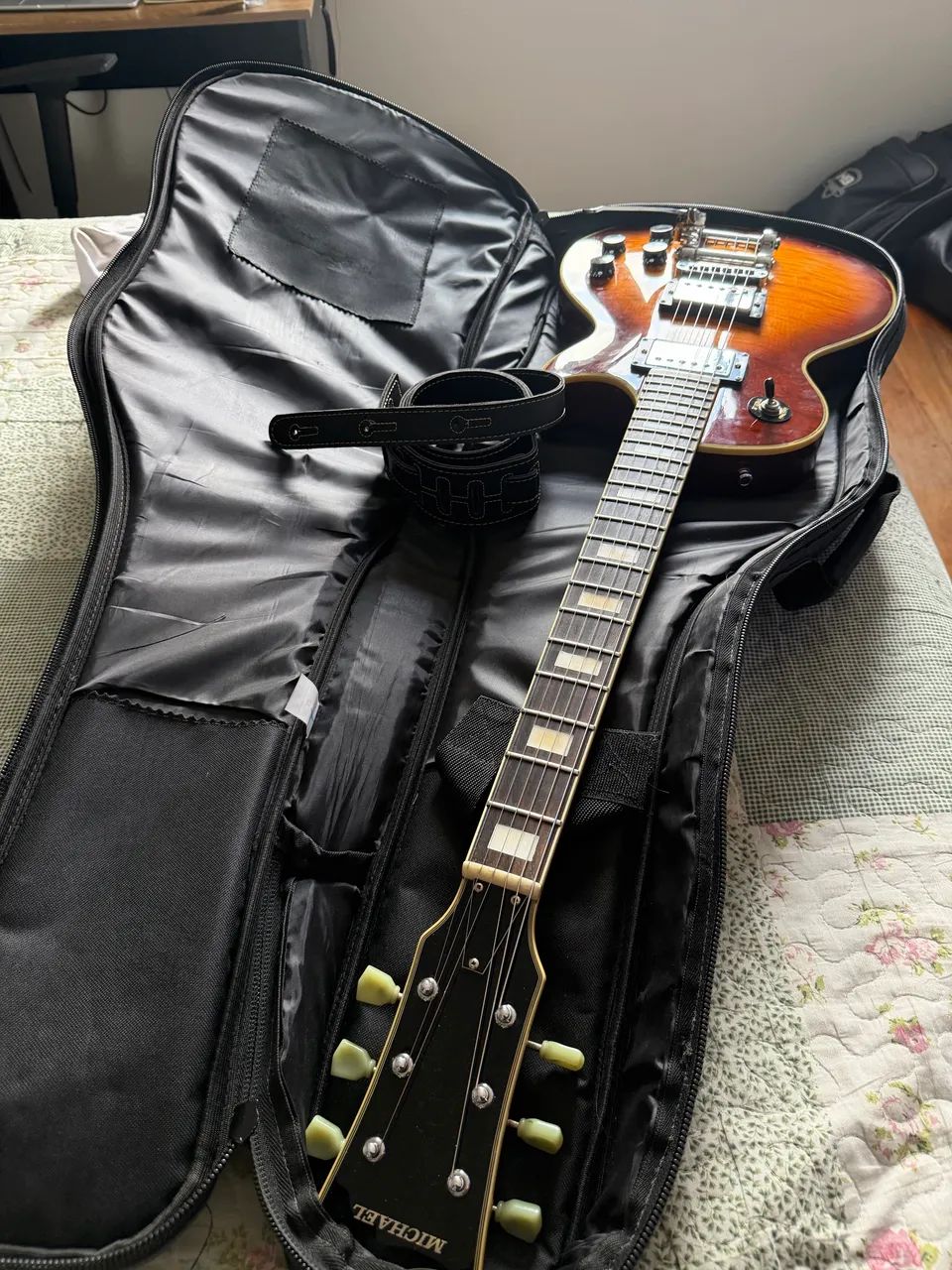 Michael Les Paul GM755N (com ponte Bigsby) - Foto 2