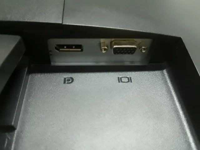 Monitor DELL 18.5" LED VGA / Display Port ideal para escritório! - Foto 3