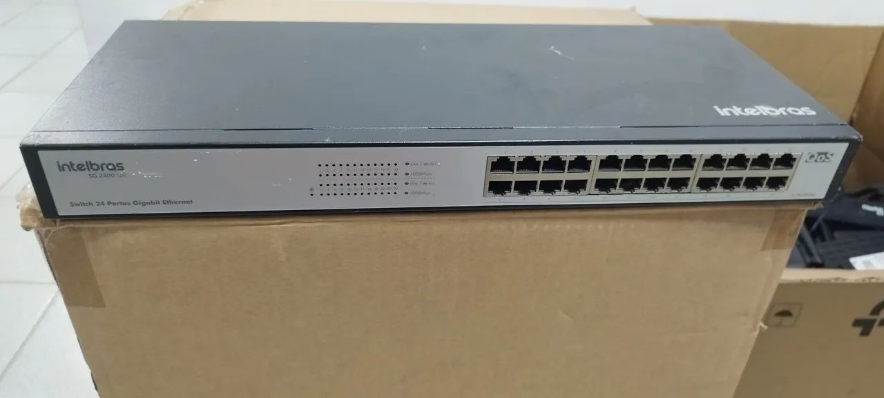 Switch Intelbras de 24 portas
