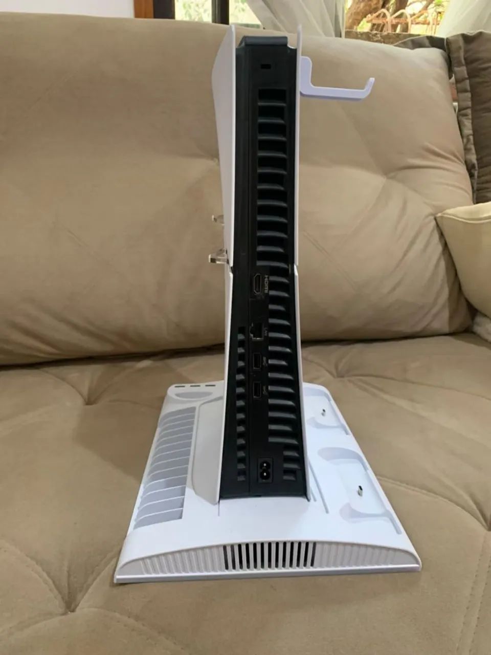 Ps5 digital 825gb e base de carregamento e resfriamento - Foto 3