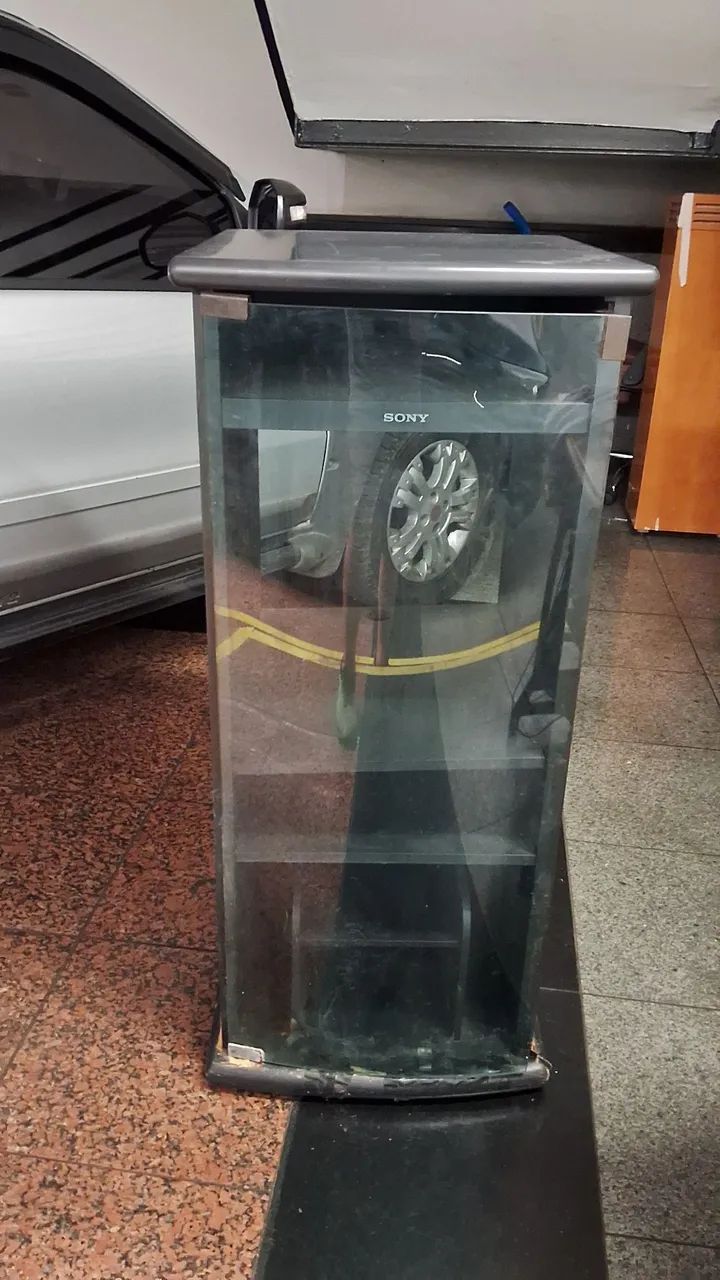 Rack da Sony com defeito na base 